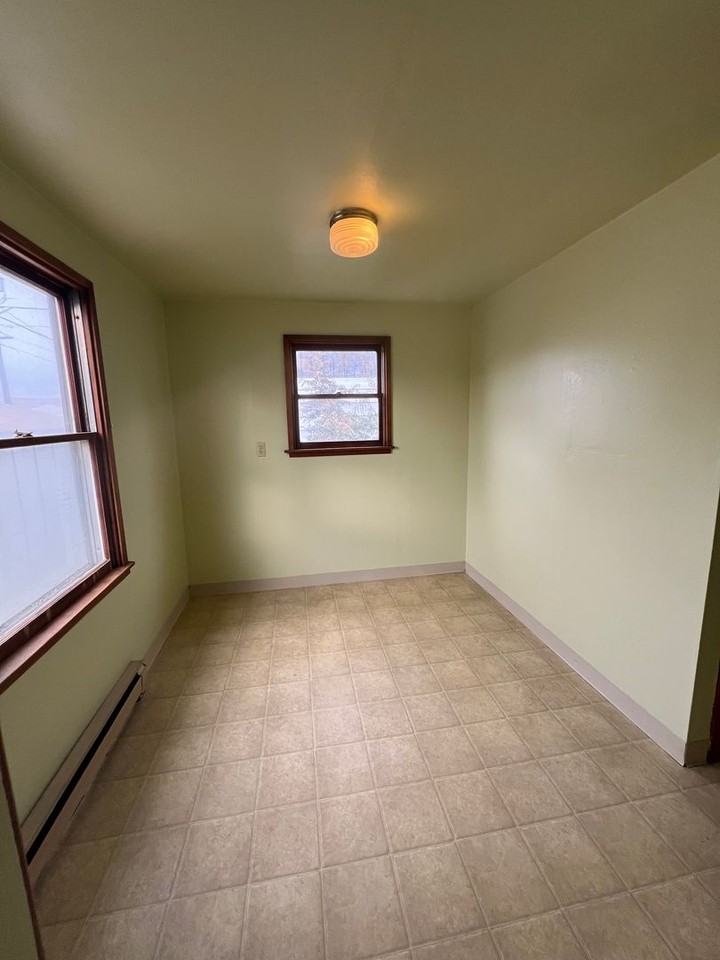 83 H St Ne - Photo 3 of 8