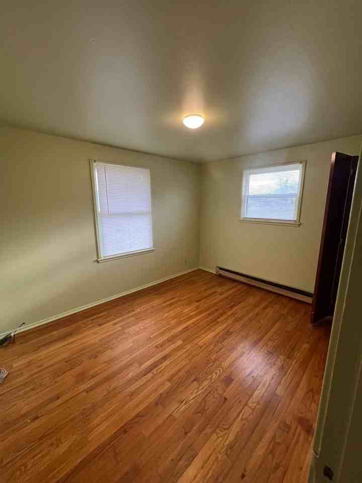 83 H St Ne - Photo 6 of 8