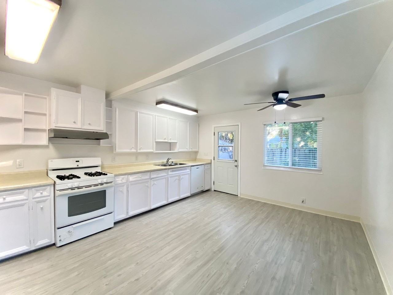 36323 Cabrillo Dr - Photo 4 of 16