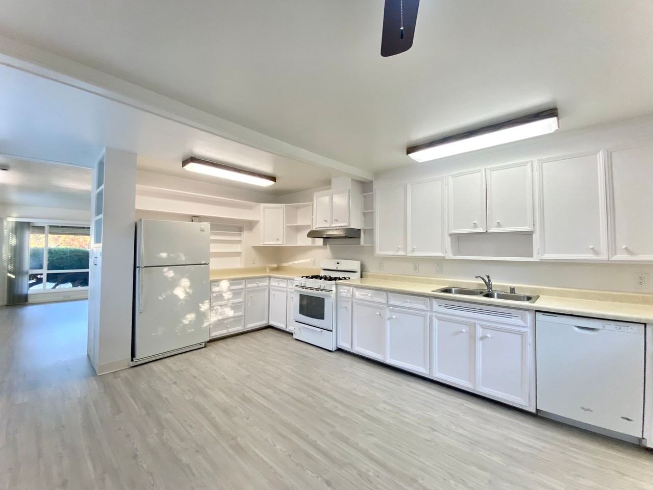 36323 Cabrillo Dr - Photo 5 of 16