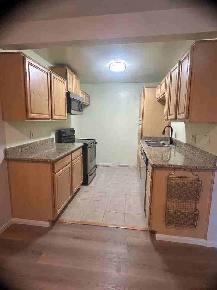 304 S Miraleste Dr #25 - Photo 6 of 22