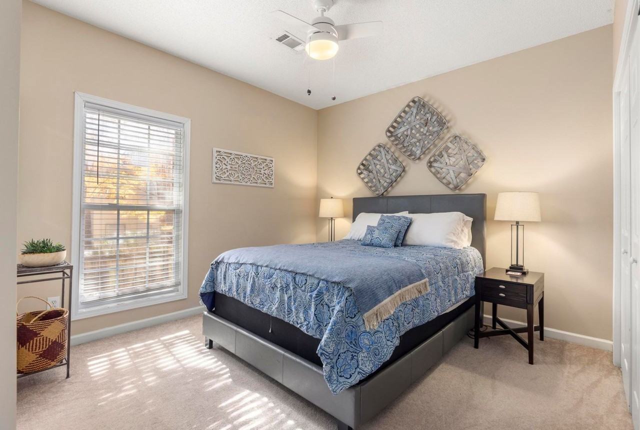 423 N Donahue Dr #5 - Photo 6 of 20