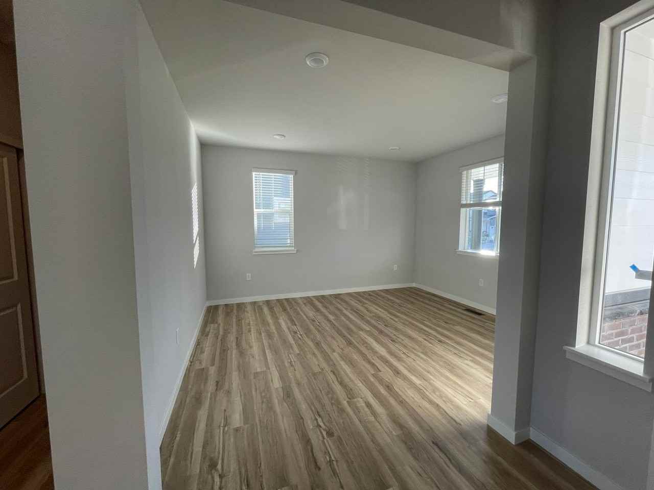 1361 Brookfield Pl - Photo 7 of 50