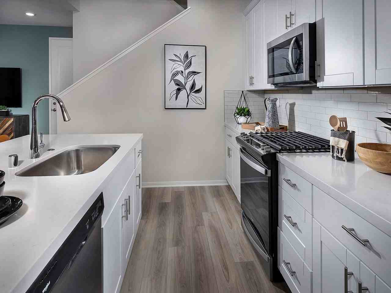 1231 Brush Crk - Photo 4 of 19