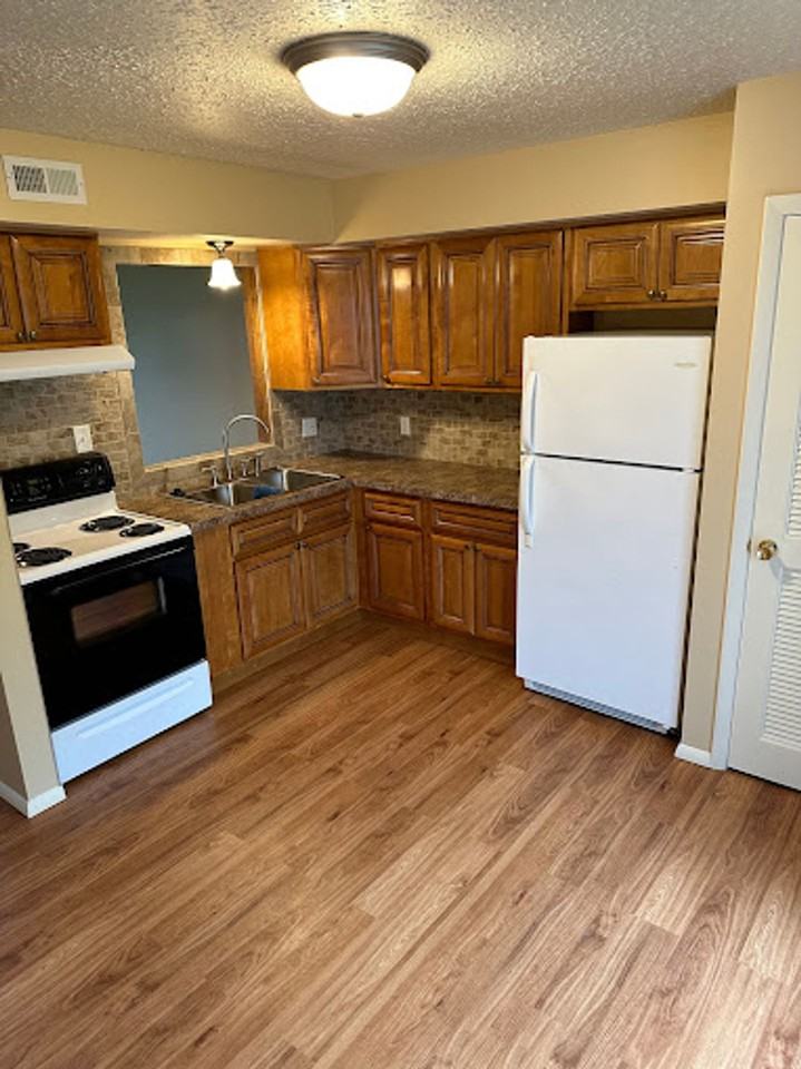 Heather Lane Apartments - Photo 6 of 49