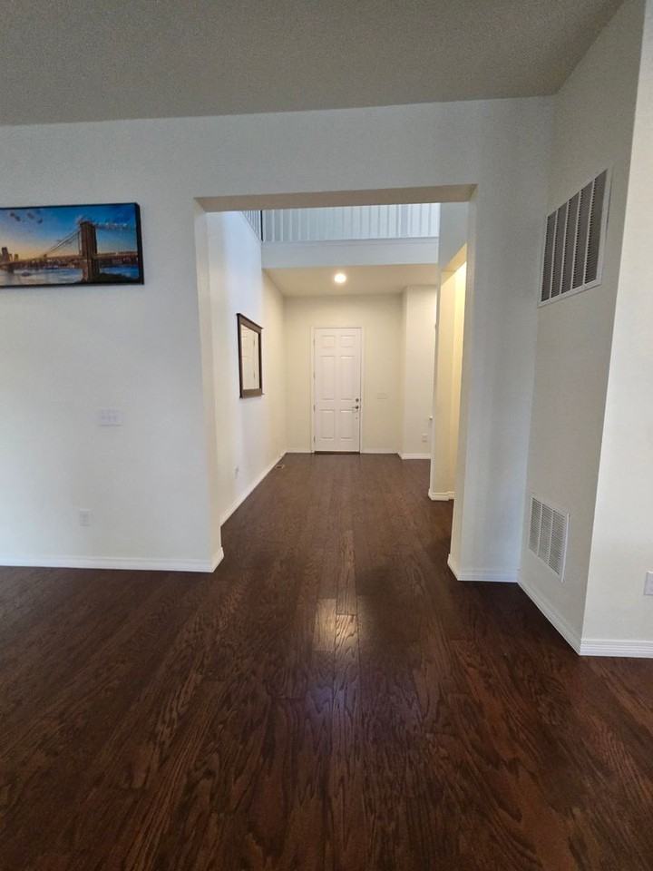 1878 Burke Dr - Photo 6 of 23