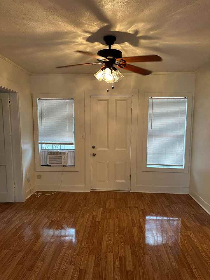 419 Charles St - Photo 2 of 8