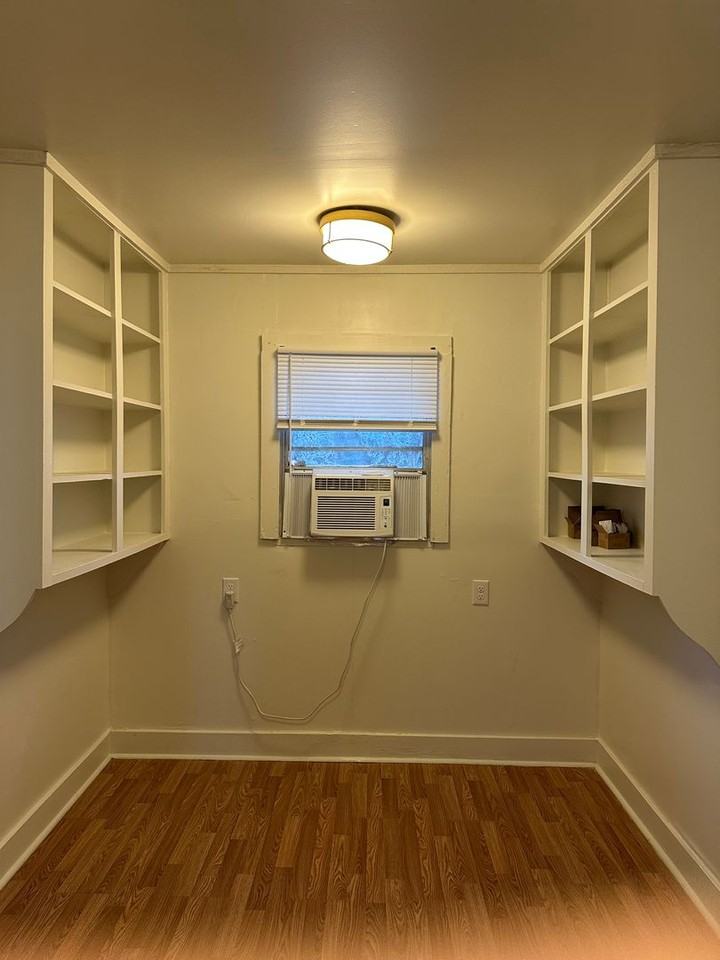 419 Charles St - Photo 3 of 8