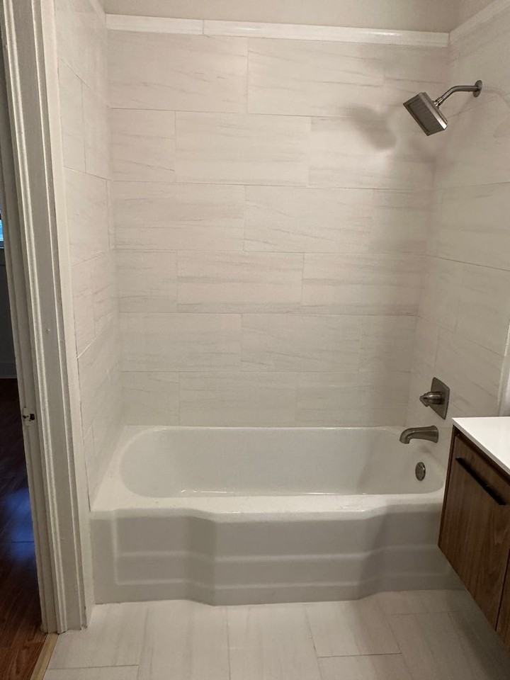 419 Charles St - Photo 4 of 8