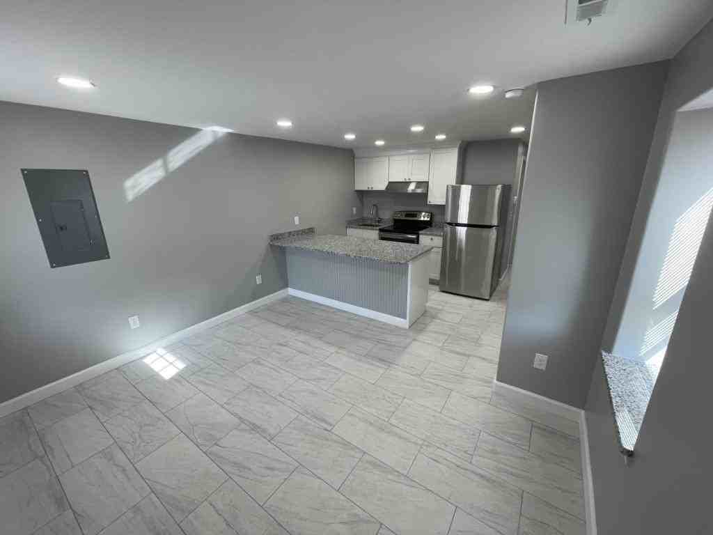 1207 Patton St - Photo 3 of 8