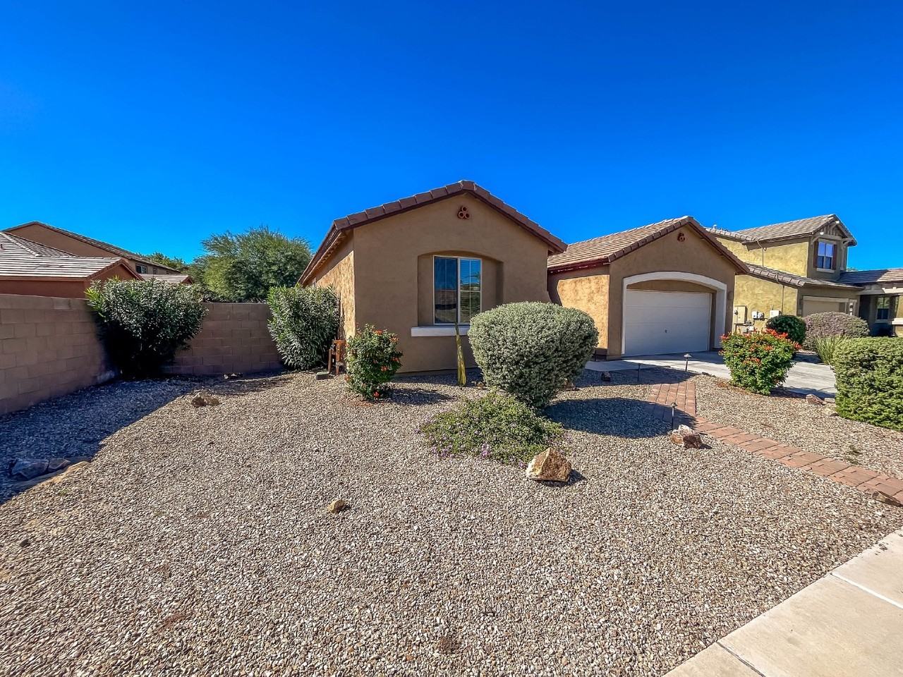 8375 N Ponderosa Pine Pl - Photo 4 of 49