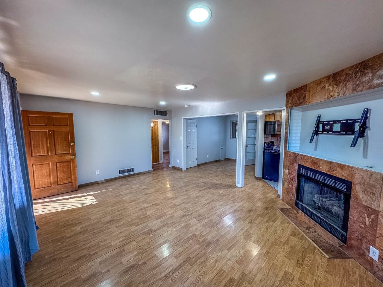 1309 E Elm St - Photo 6 of 19