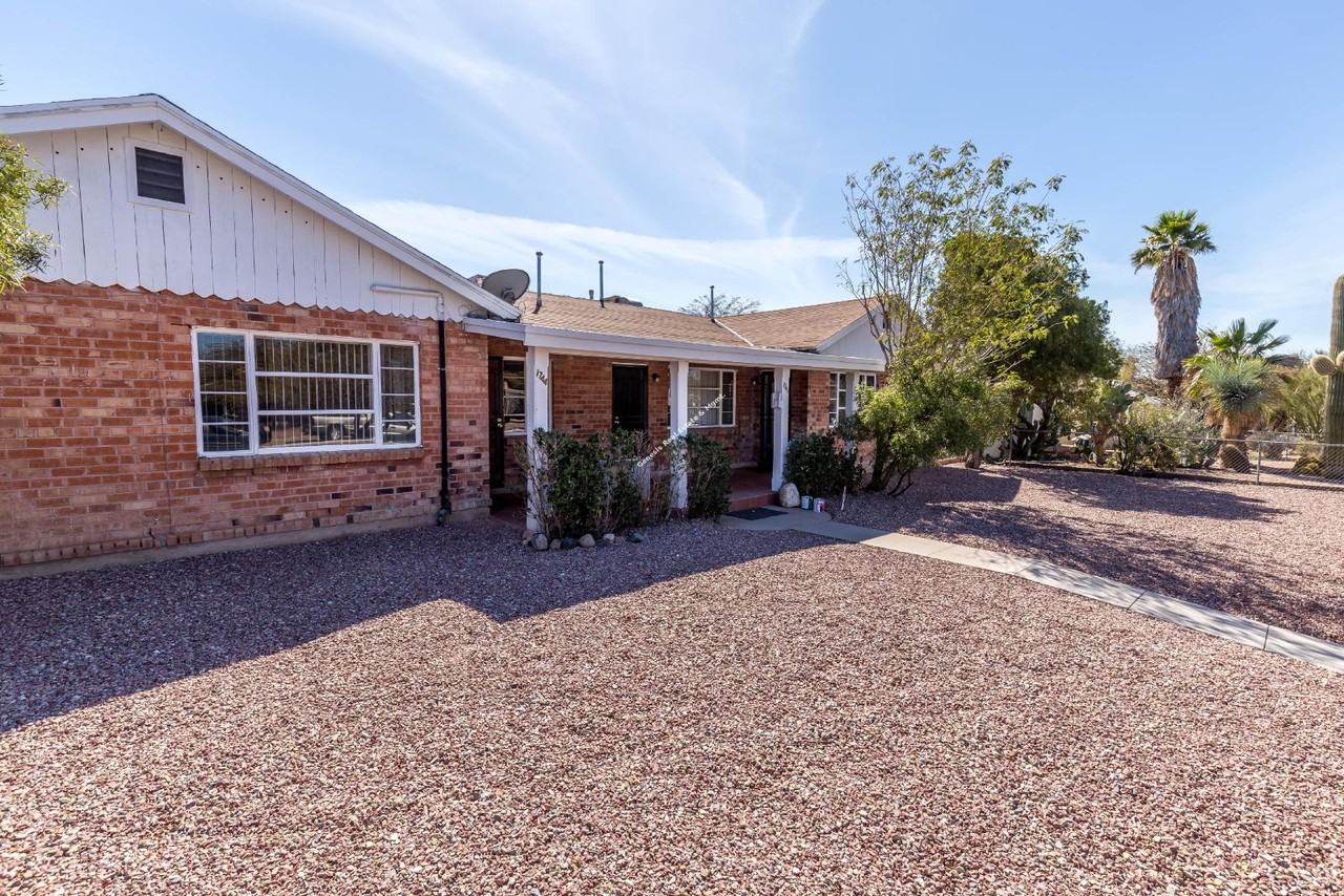 1742 E 9th St - Photo 2 of 14