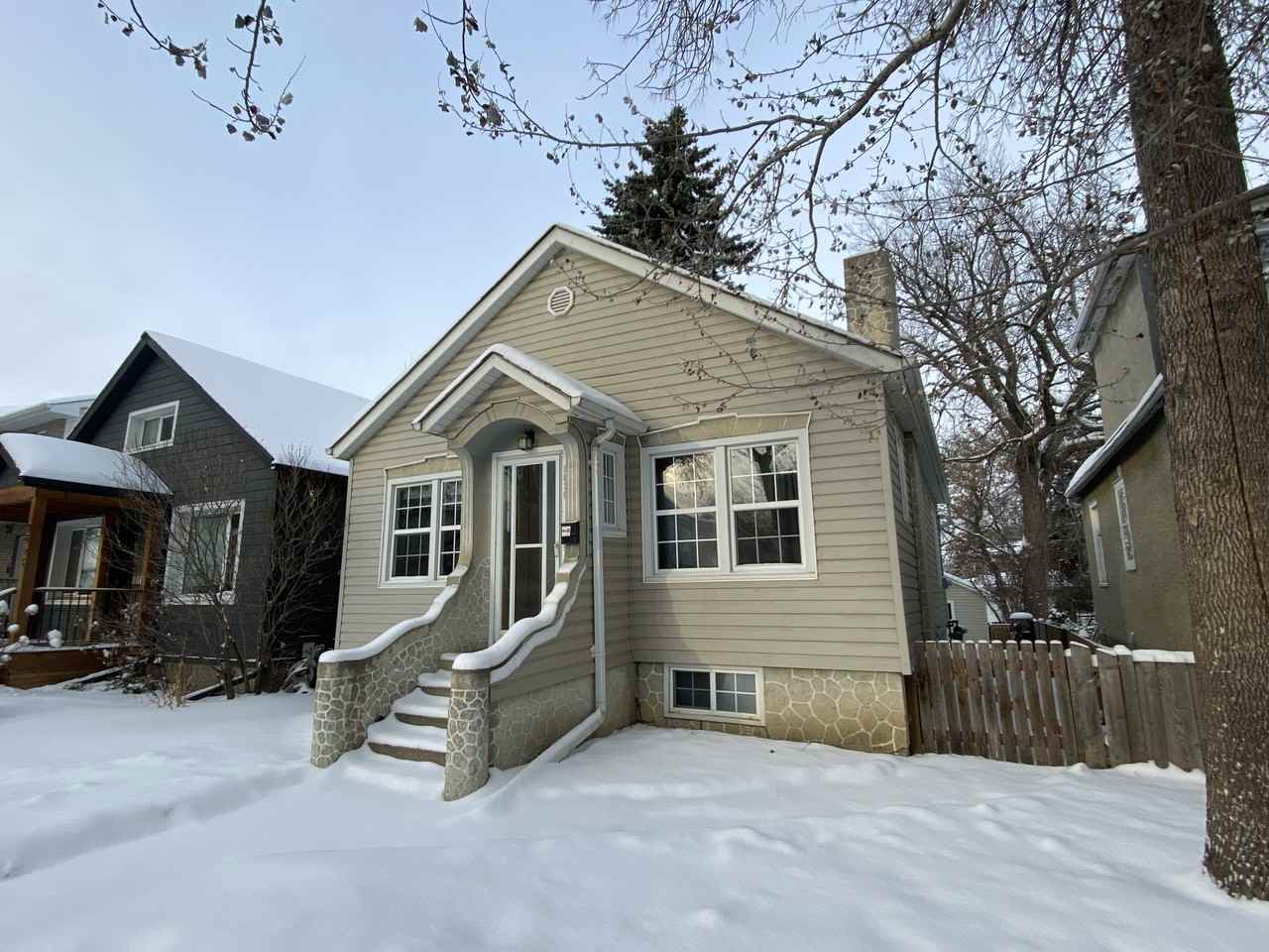 9830 78 Avenue - Photo 2 of 21