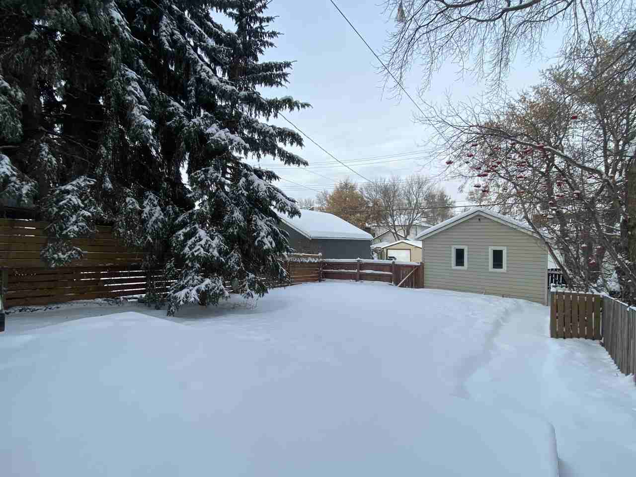 9830 78 Avenue - Photo 3 of 21