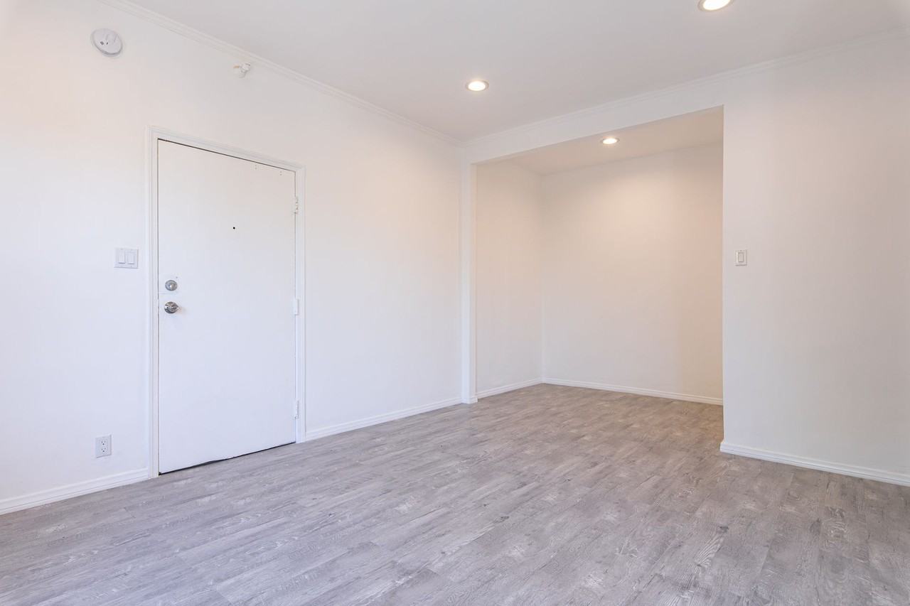 Urban Living at its Best - Photo 6 of 16