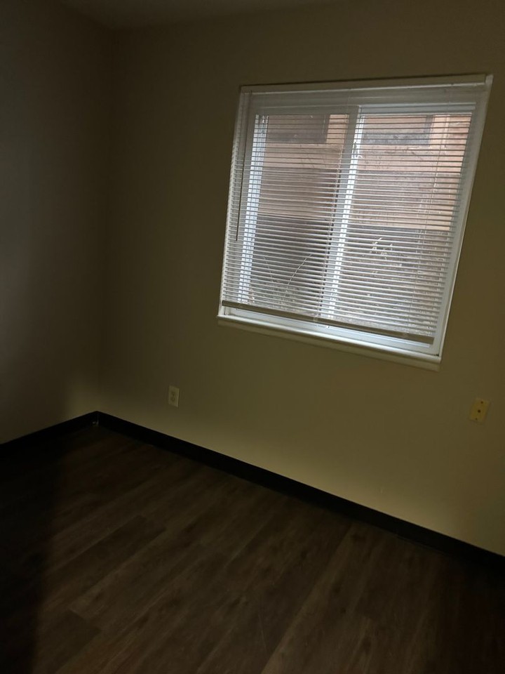 1293 Neil Ave. apartment units for lease - Photo 5 of 13