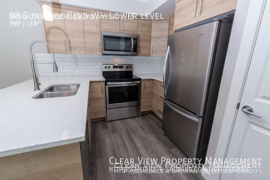 98 Sunridge Blvd W - Photo 2 of 11