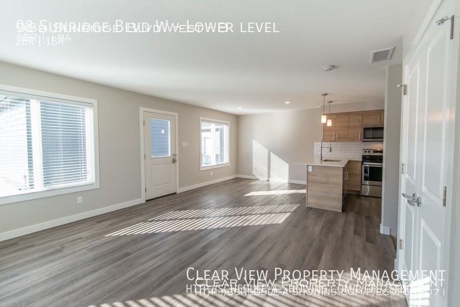 98 Sunridge Blvd W - Photo 4 of 11