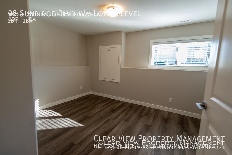 98 Sunridge Blvd W - Photo 6 of 11