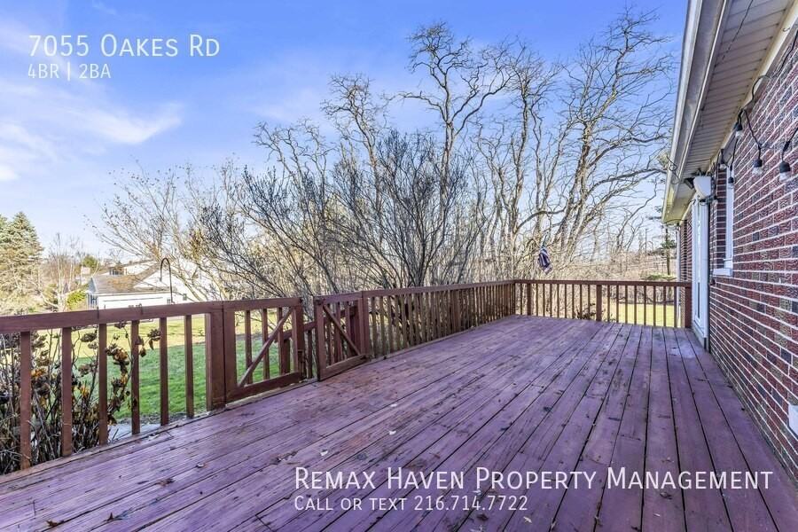 7055 Oakes Rd - Photo 3 of 45