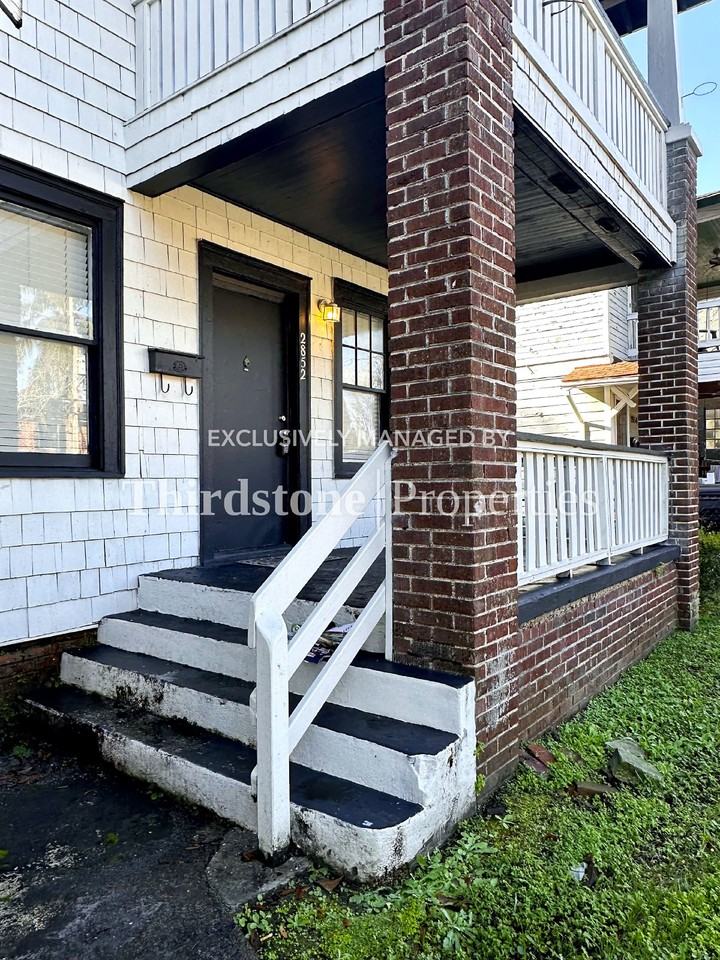 2852 College St - Photo 2 of 30