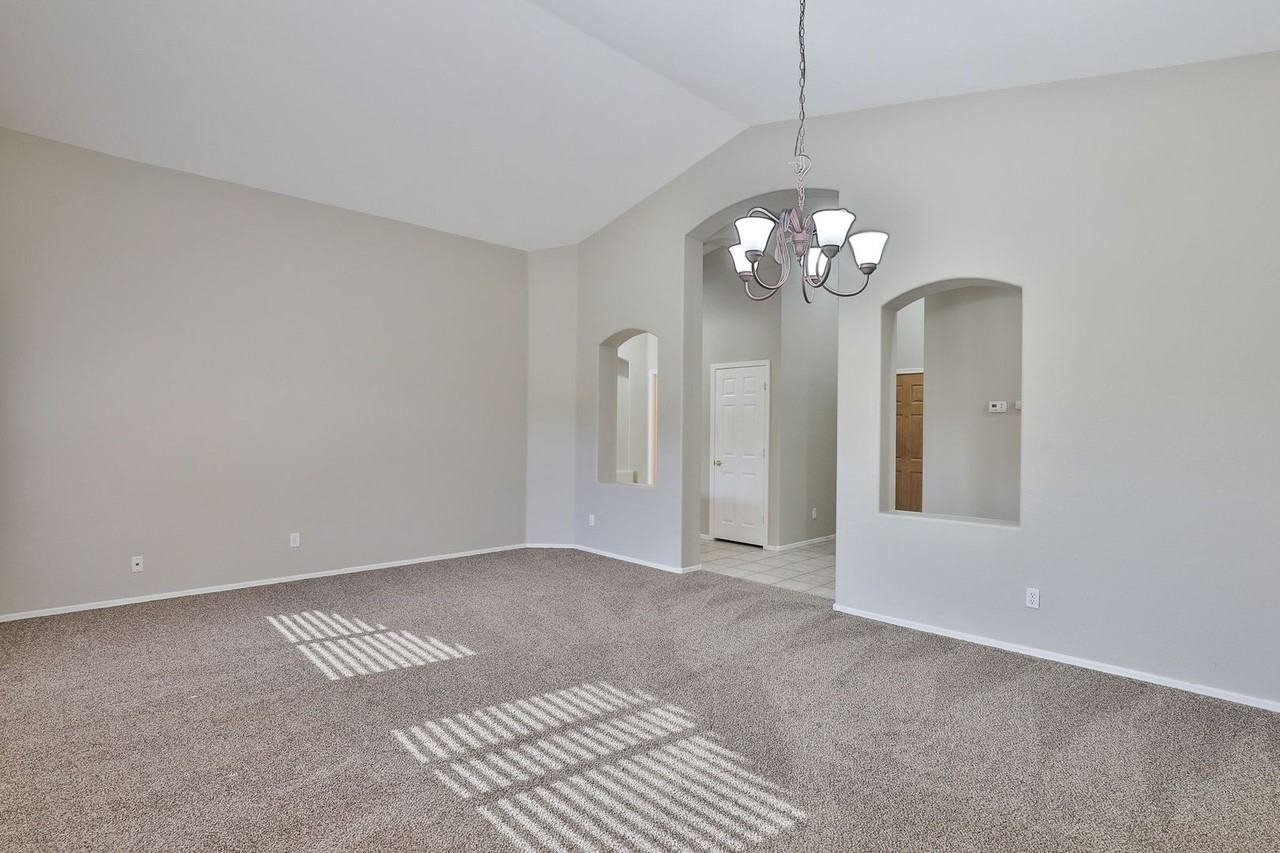 1711 E Wesson Dr - Photo 6 of 37