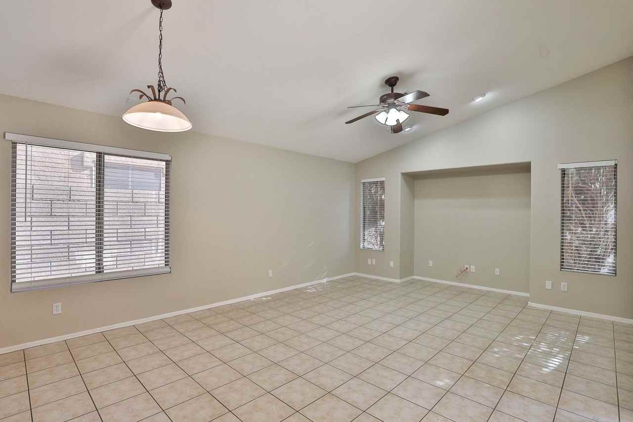 1711 E Wesson Dr - Photo 7 of 37