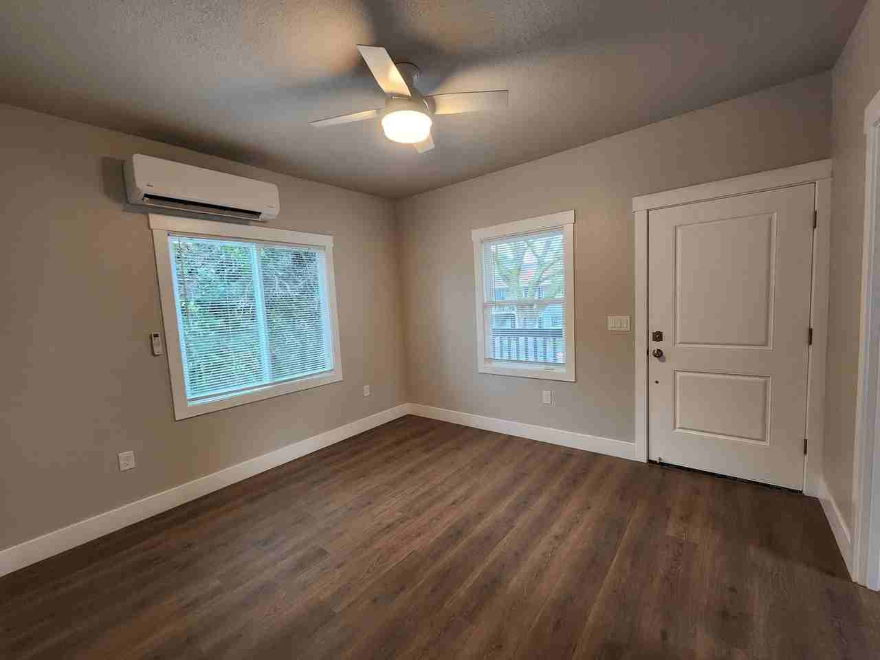 845 9th Ave - Photo 3 of 8