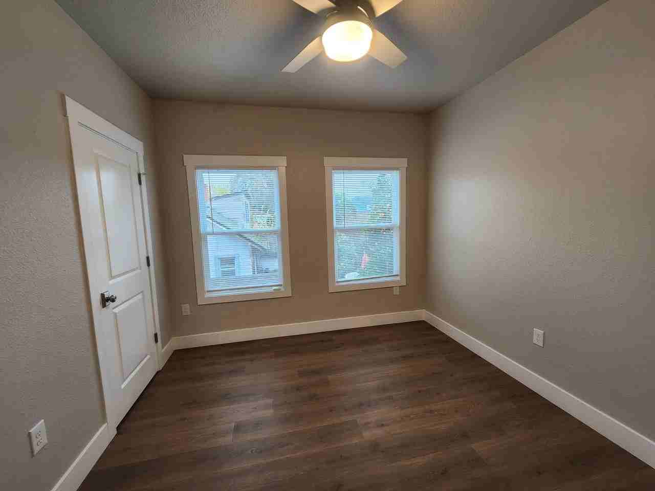 845 9th Ave - Photo 5 of 8