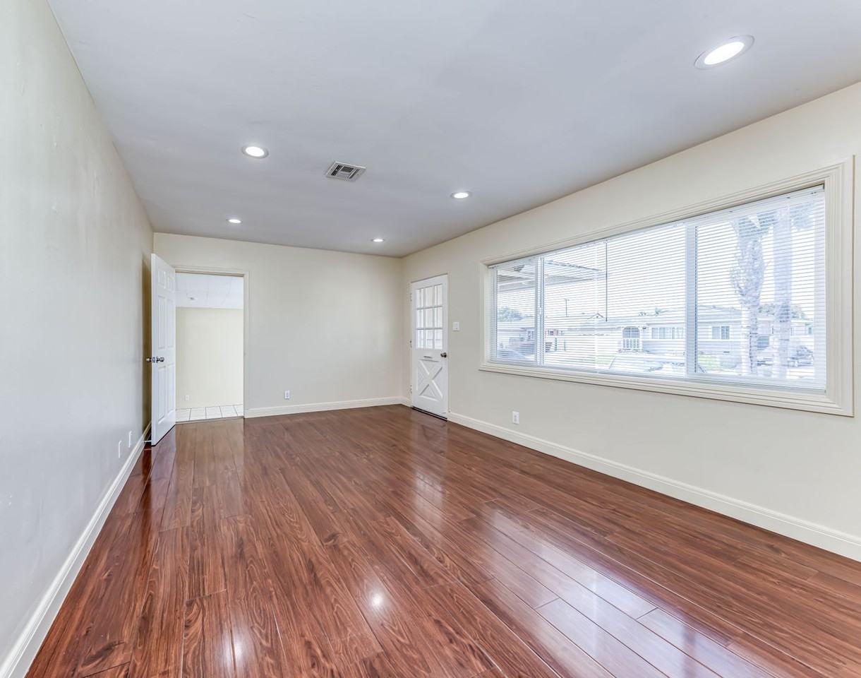 11612 Dorada Ave - Photo 3 of 26