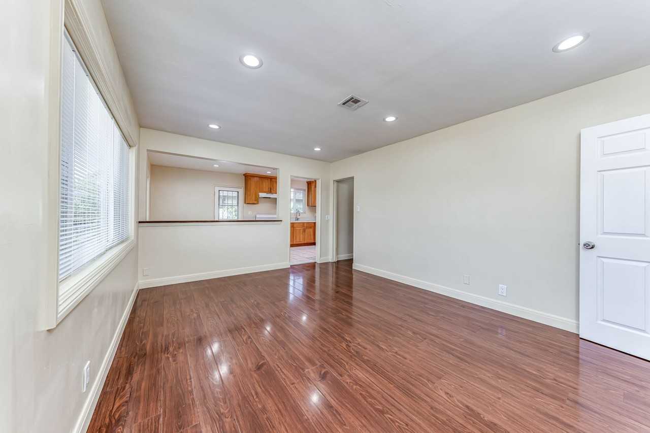 11612 Dorada Ave - Photo 4 of 26