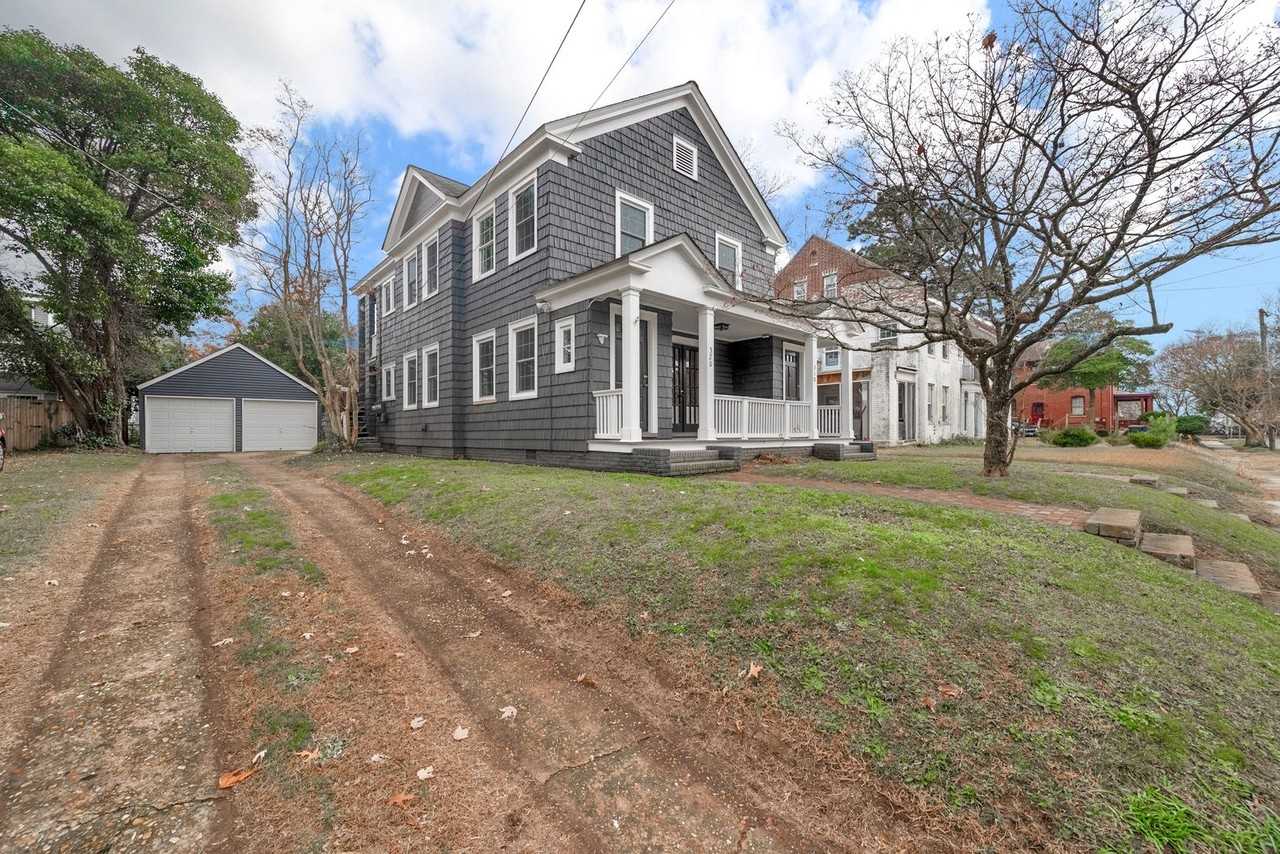 320 61st St - Photo 3 of 18