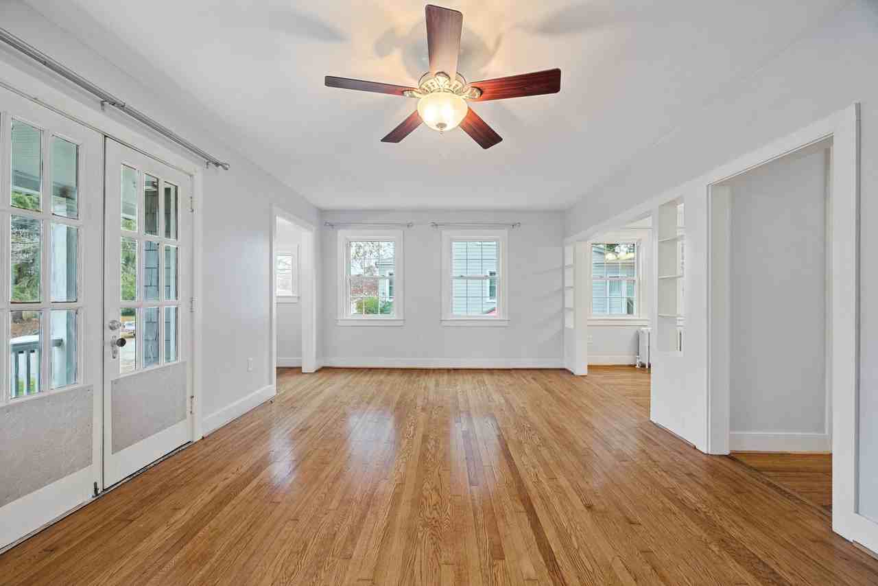 320 61st St - Photo 6 of 18