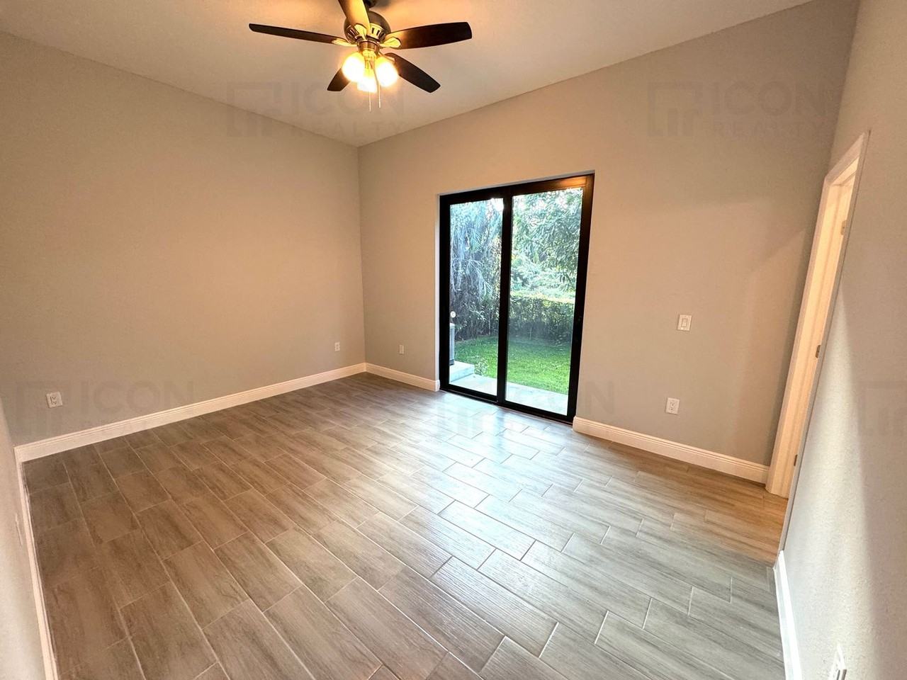 1845 Sw 44th Ter #1847 - Photo 4 of 11