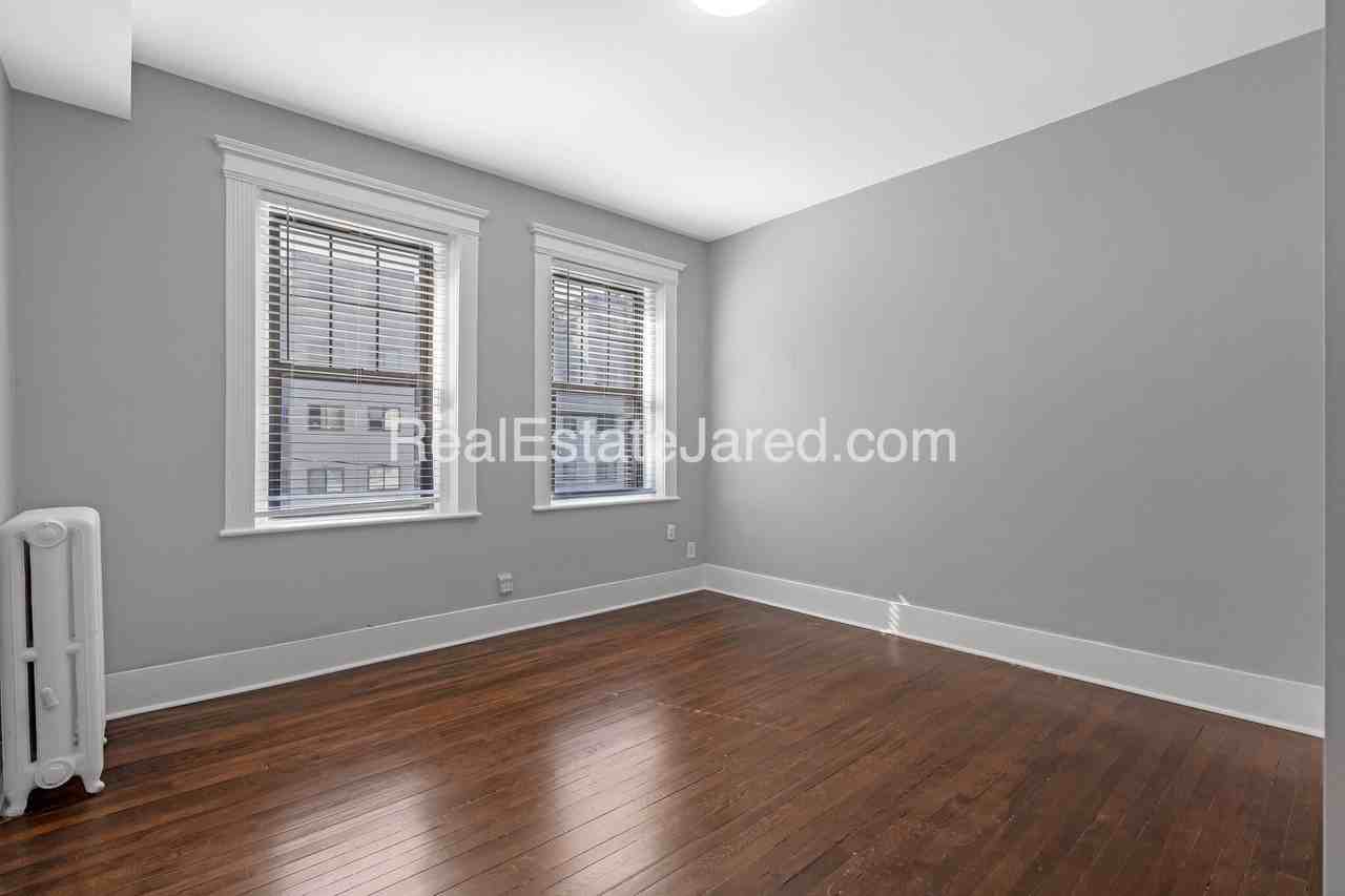 34 Glenville Avenue - Photo 3 of 10