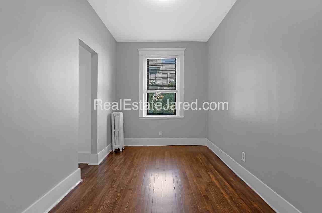 34 Glenville Avenue - Photo 5 of 10