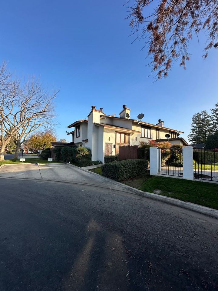 5431 W Judy Ave - Photo 5 of 26