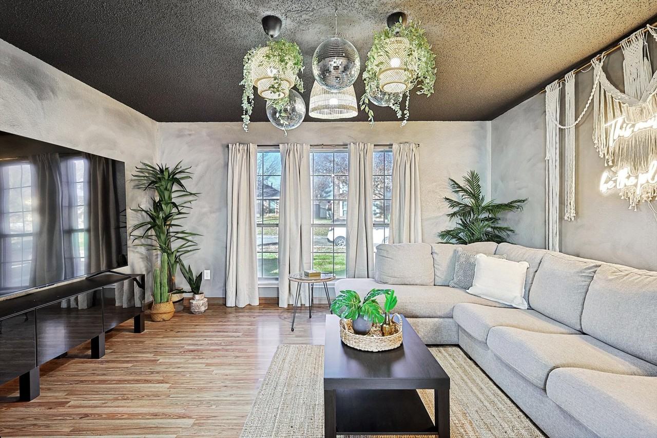 708 Azalea Dr #NA - Photo 3 of 50