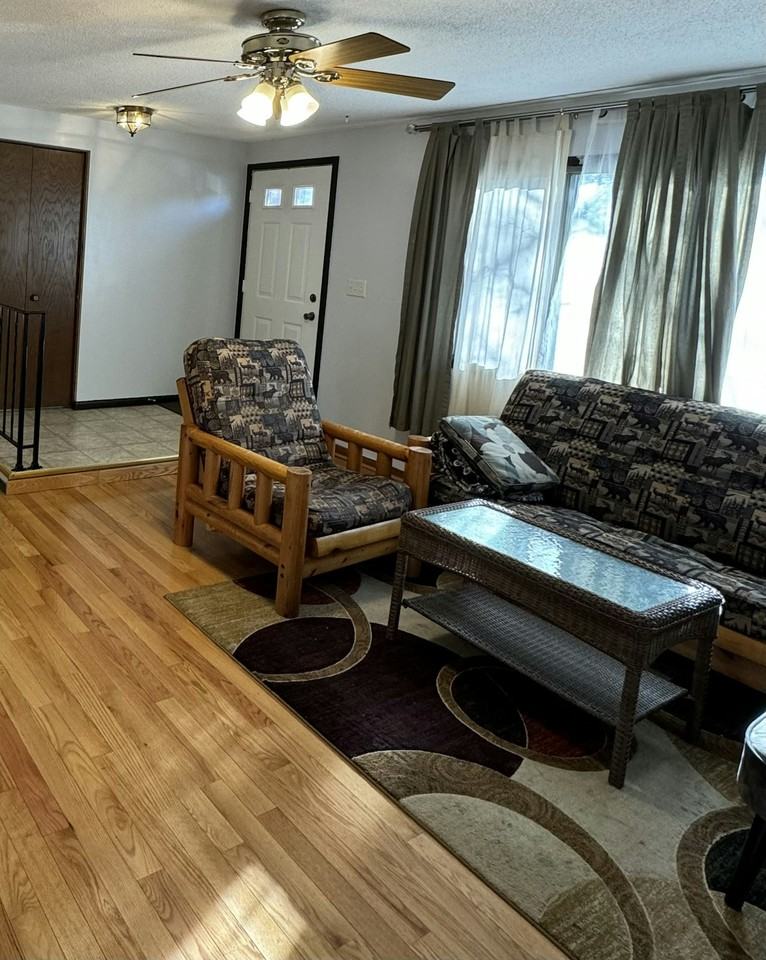 1810 Karis Way - Photo 3 of 22
