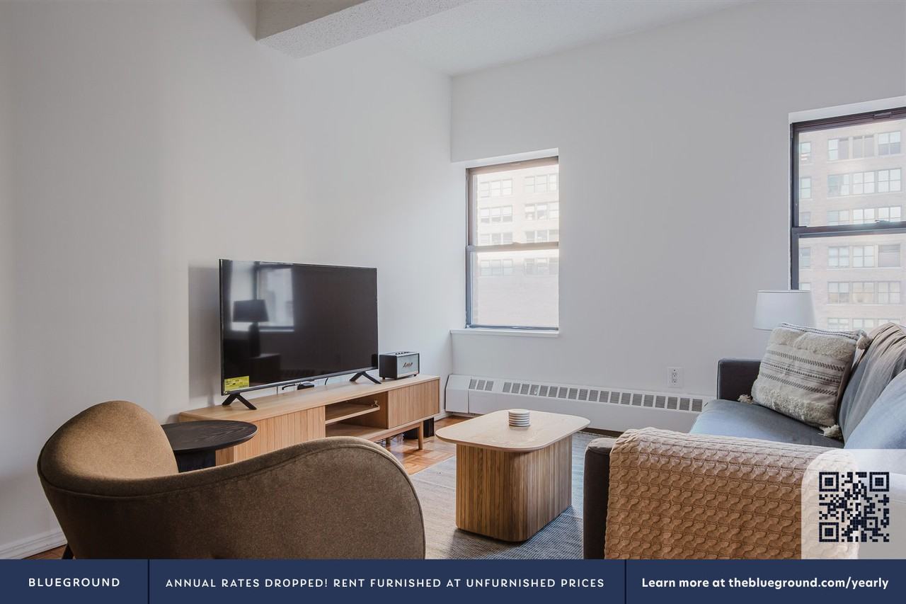 360 West 34th Street - Photo 4 of 26
