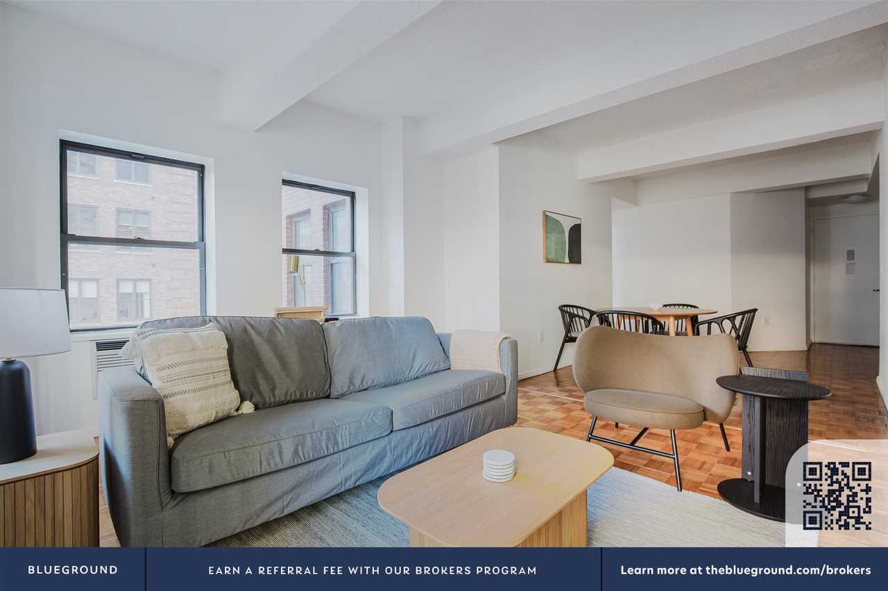 360 West 34th Street - Photo 5 of 26