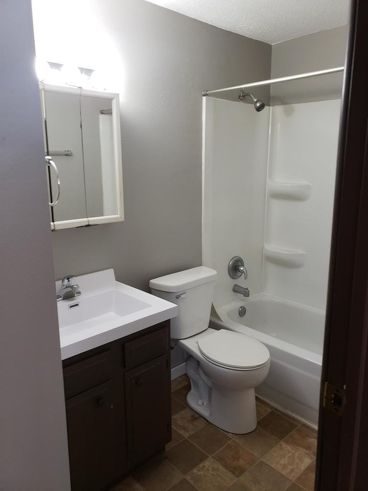 408 McKay Avenue S. (East Side Stories) - Photo 3 of 7