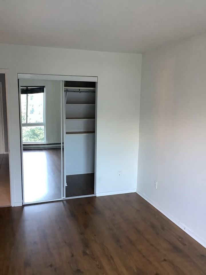 260 Rue N.-Roussille - Photo 3 of 10