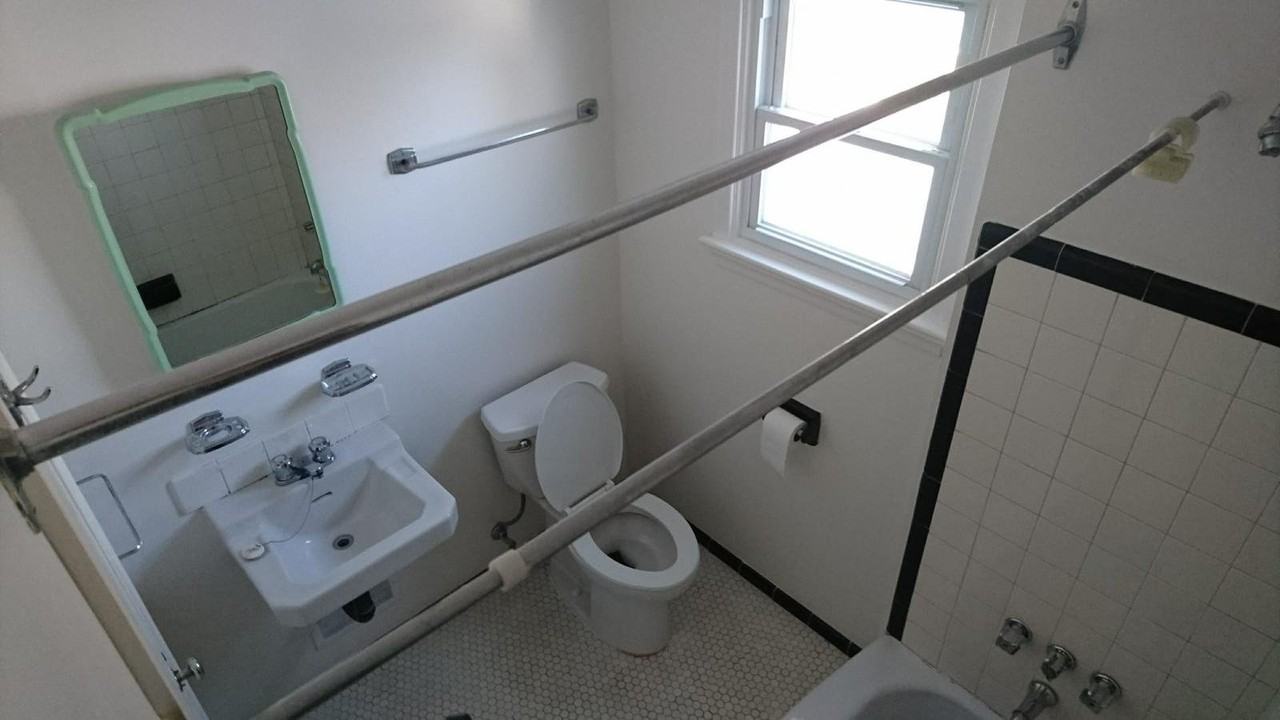 871 Hamlet Rd - Photo 3 of 8