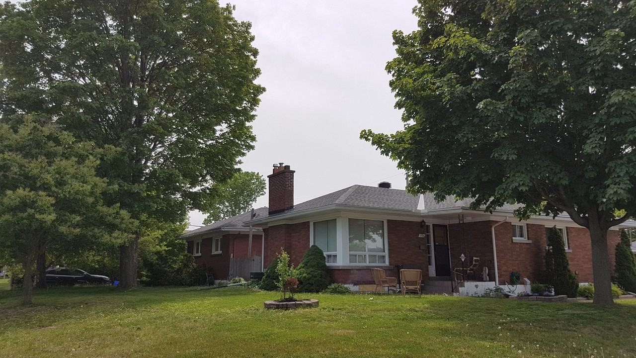 1996 Navaho Dr - Photo 2 of 10