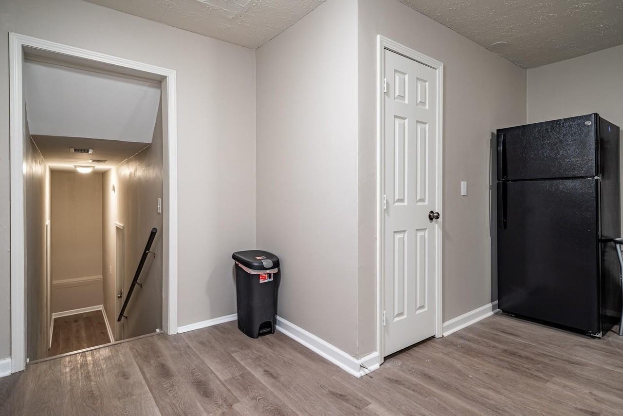 Pineglen Dr - Photo 5 of 17