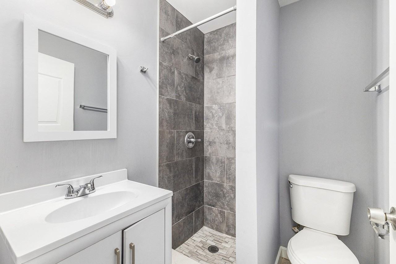 W Berks St - Photo 2 of 10