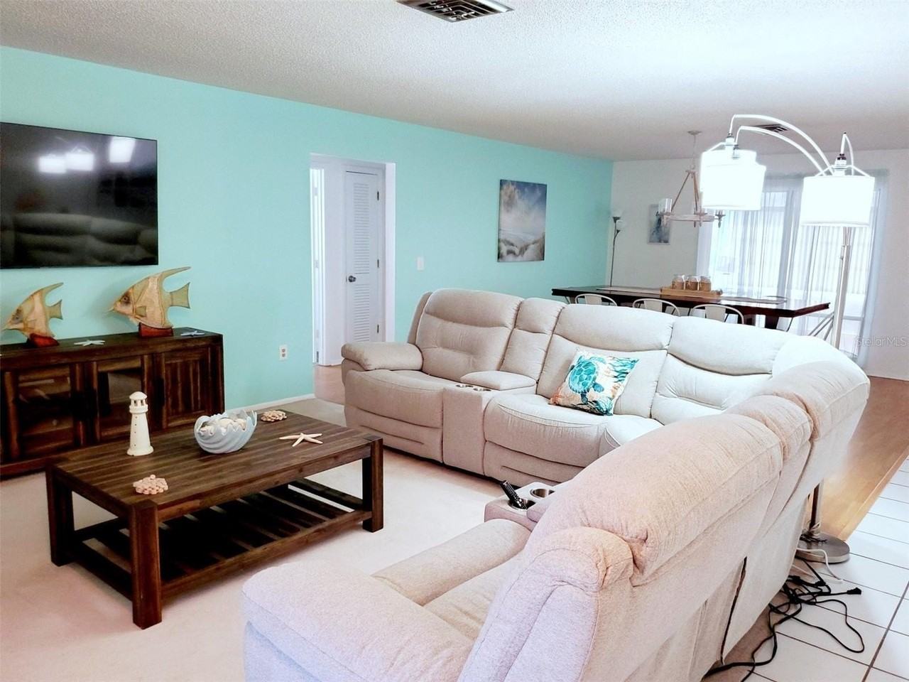 2203 43rd St W - Photo 3 of 25