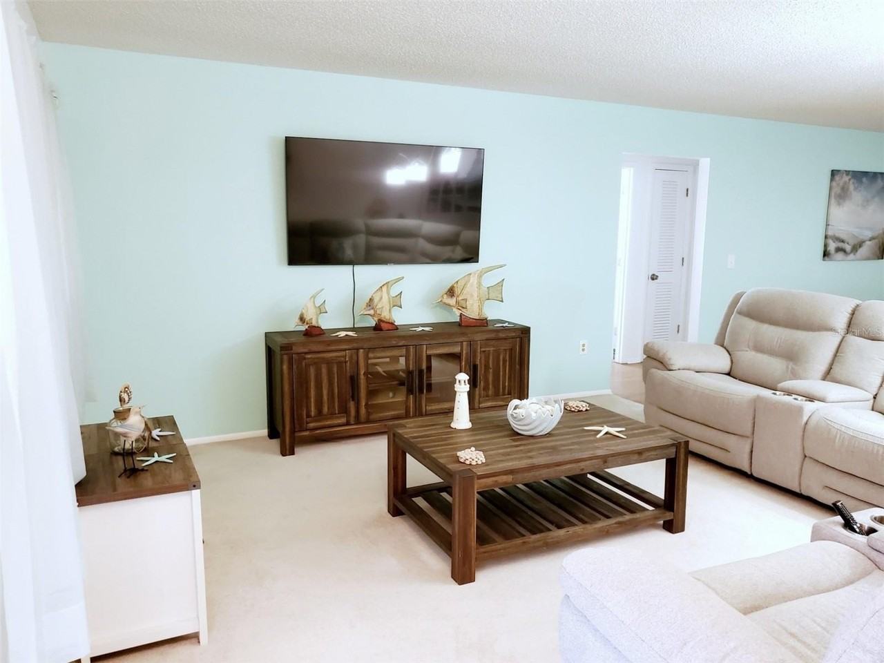 2203 43rd St W - Photo 5 of 25